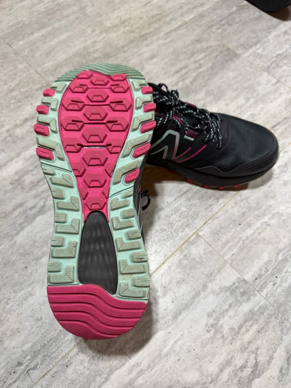 New Balance Women's Black and Pink Athletic Sneakers size 9 - Picture 4 of 5